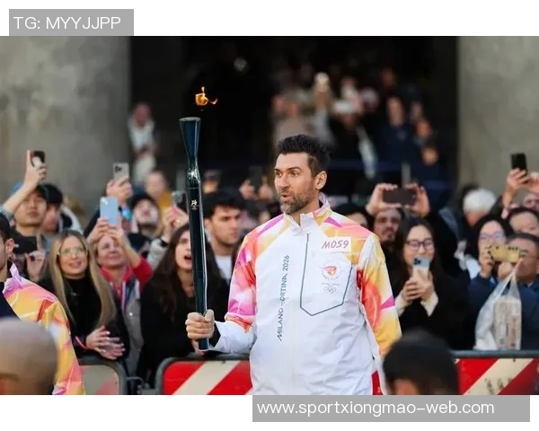 巩晓彬即将启程前往意大利罗马担任米兰冬奥会火炬手展现中国风采