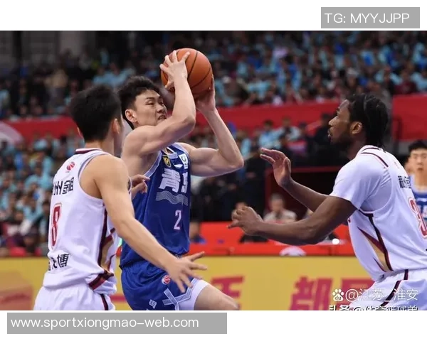 杨瀚森对决对方替补中锋期待展现实力助力球队取胜