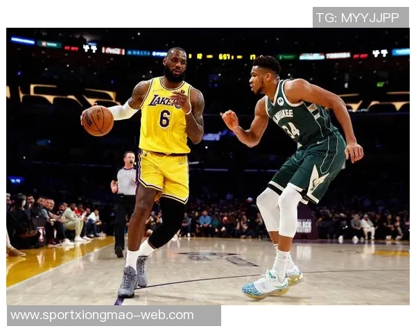 詹姆斯坚持训练与信念并肩作战期待重返赛场的坚定决心 詹姆斯坚持训练与信念并肩作战期待重返赛场的坚定决心